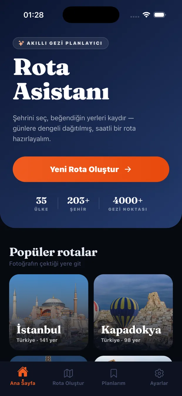 Rota Asistanı'nın ana ekranı — Yeni Rota Oluştur düğmesi, kapsanan ülke, şehir ve gezi noktası sayaçları ile İstanbul ve Kapadokya için hazır popüler rota kartları